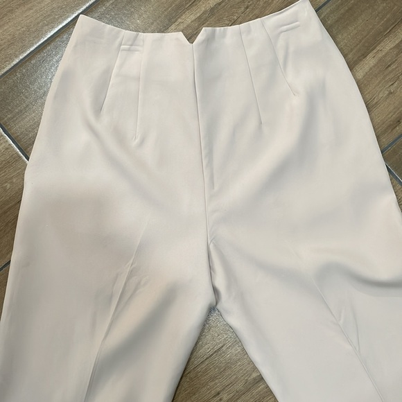 Beige pleated trousers - Picture 4 of 4